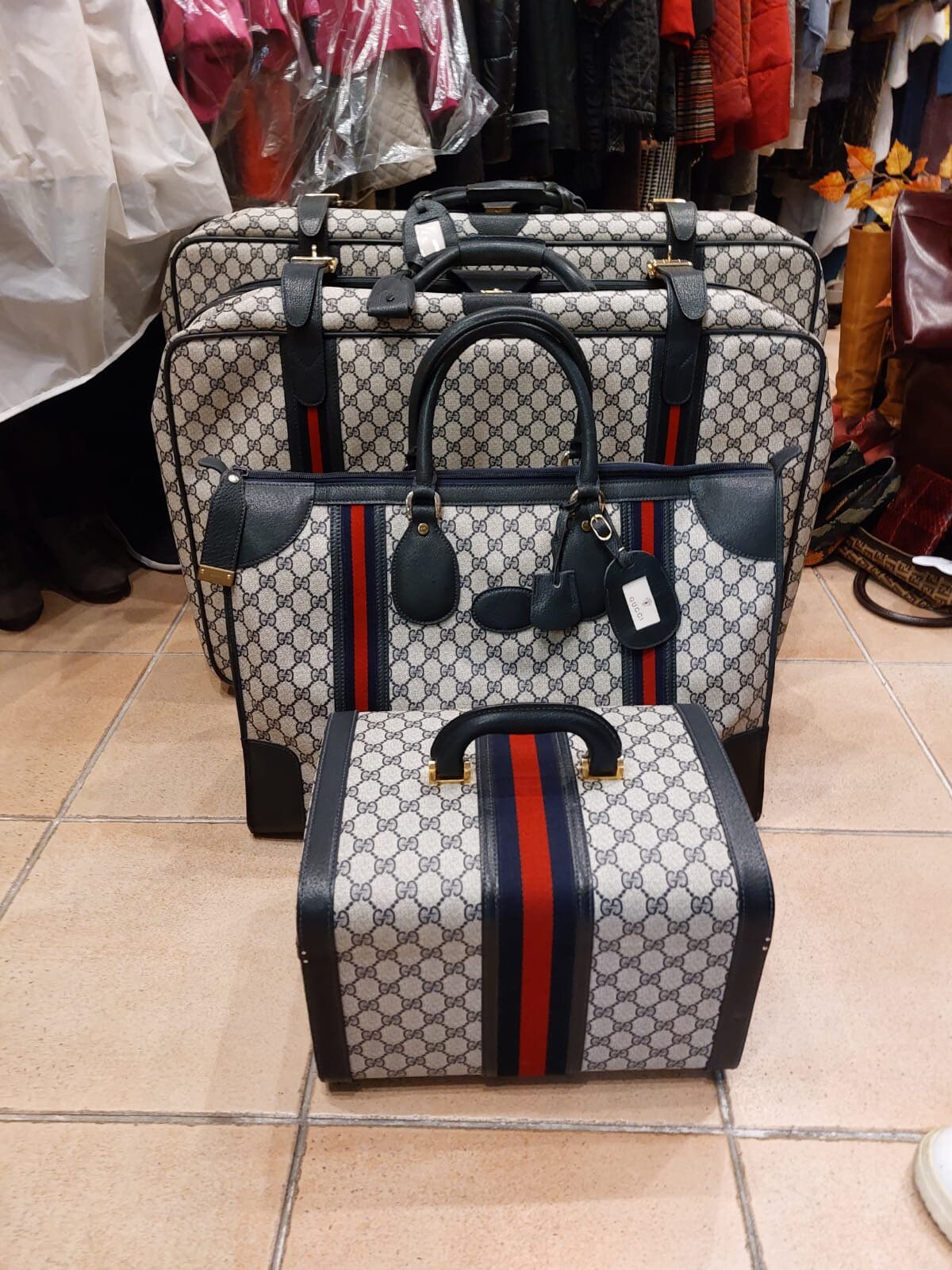 gucci luggage set