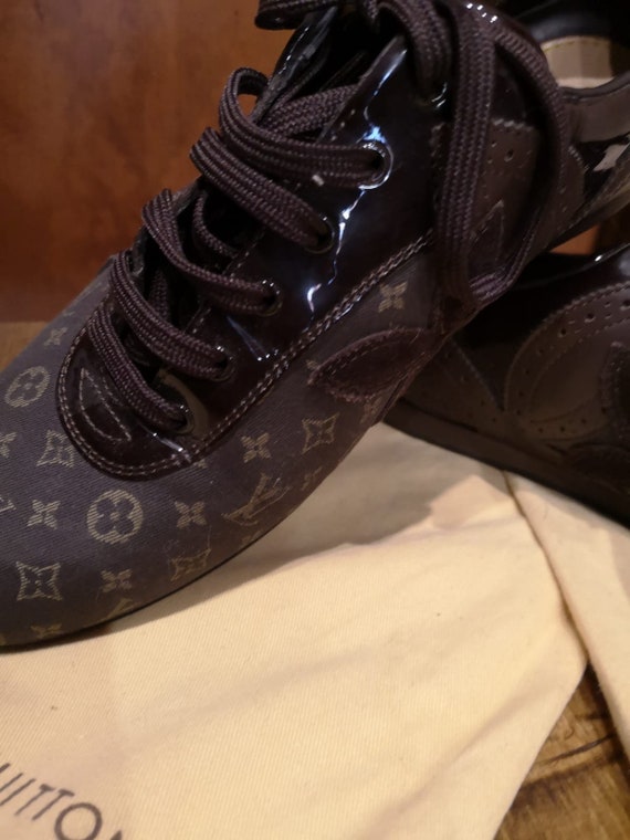 Luis Vuitton monogram vernis sneakers