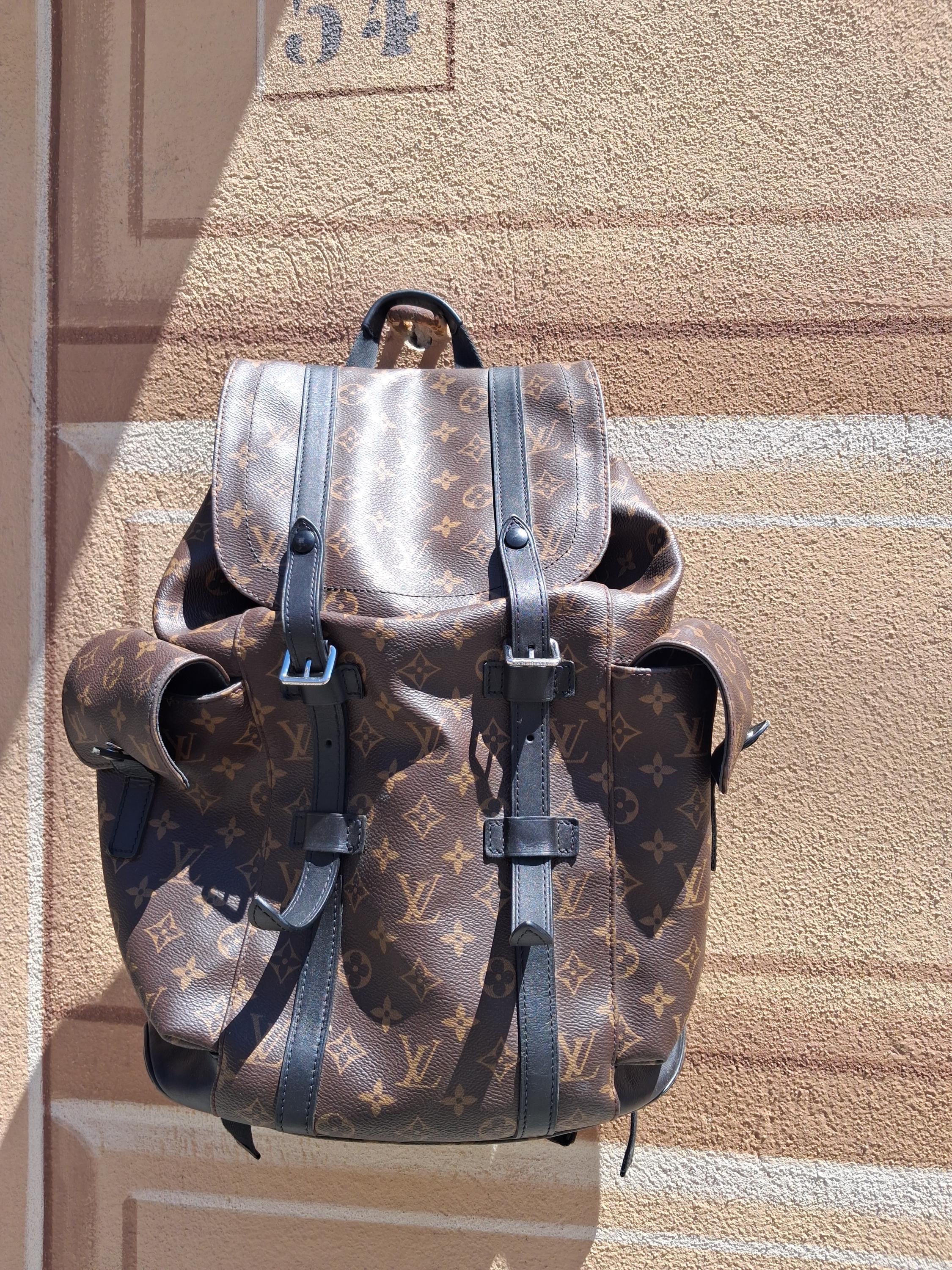 louis vuitton christopher backpack replica for sale MM Damier Graphite With its strong shape and generous size Louis Vuitton Damier Graphite Leather