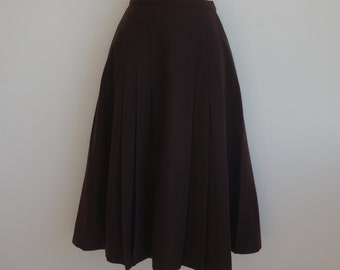 Pleated skirt 100% wool chocolate brown 1980s Planet S waist 25"-26"