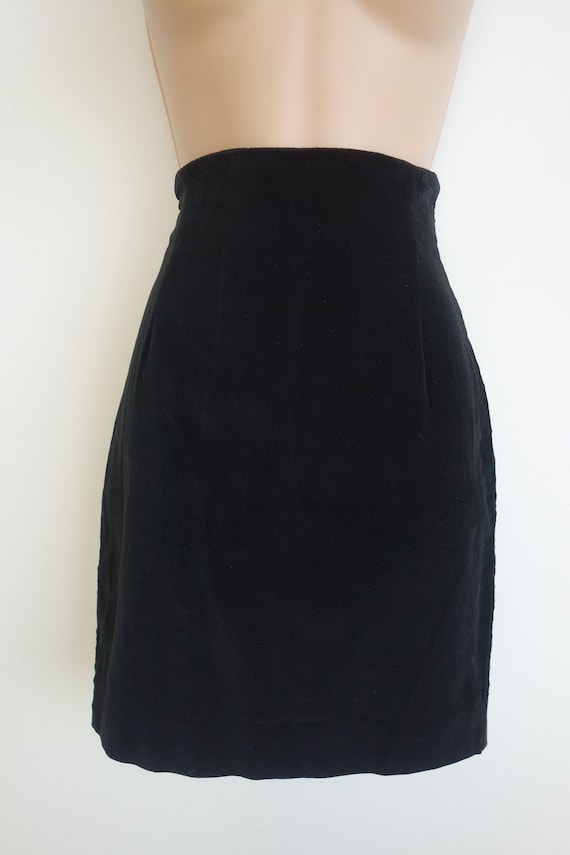 Nicole Farhi black velvet pencil skirt with high … - image 1