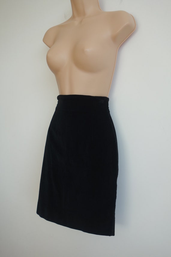 Nicole Farhi black velvet pencil skirt with high … - image 8