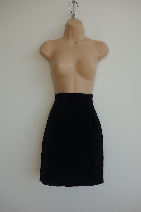 Nicole Farhi black velvet pencil skirt with high … - image 2