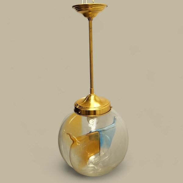 Belle lampe suspendue en laiton avec boule en verre de Murano, abat-jour d'origine en style vintage