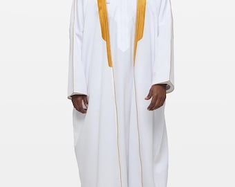Bisht kuwaití pesado blanco y dorado
