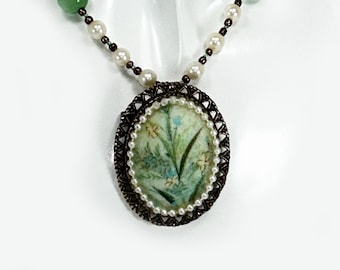 Gold-tone Beaded necklace, Pearls, Green Glass, Vintage gold-tone filigree pin pendant