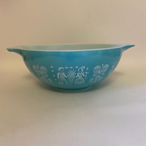 Pyrex Amish Butterprint Large Cinderella Teal/Blue Mixing Bowl #444 - 4 Quart