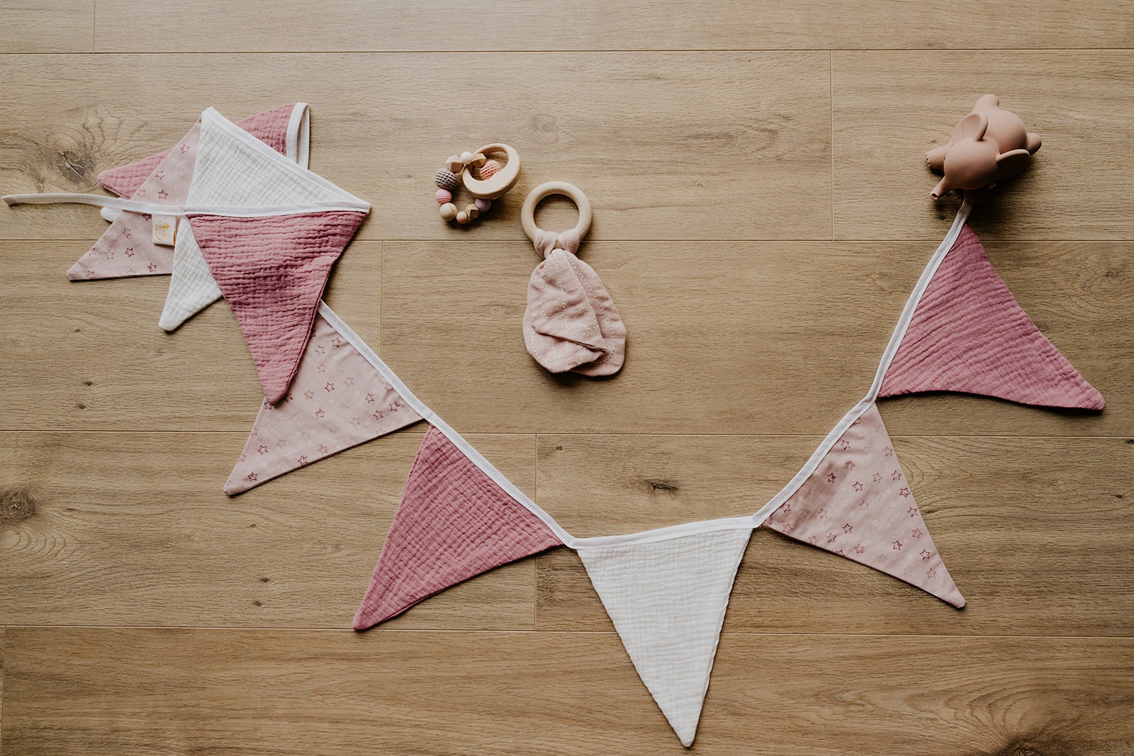 Guirlande de Fanions Personalizable Rose, Deco Chambre Montessori.