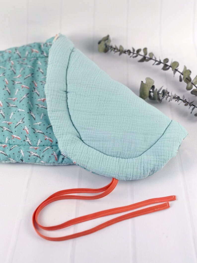 gift for new baby born. Topponcino Montessori birds in oeko tex cotton
