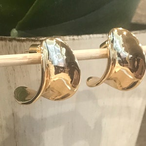 Gold concave earrings