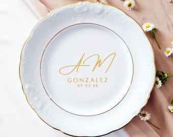 Gold Rim Personalized Wedding Gift Cake Plate, Engraved Porcelain Cake-Cutting-Plate, Custom Monogram Names Date
