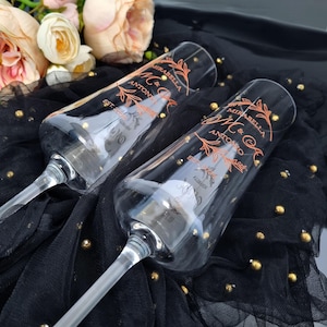 Deep Engraved Champagne Flutes Gift Set, High Quality Set of 2 Crystal Toasting Glasses Gold Font Gift Box for Bride and Groom Mr and Mrs