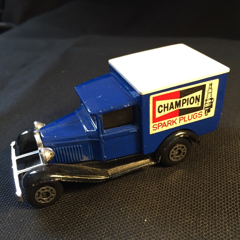 Vintage Champion Spark Plugs Ford Model A Matchbox