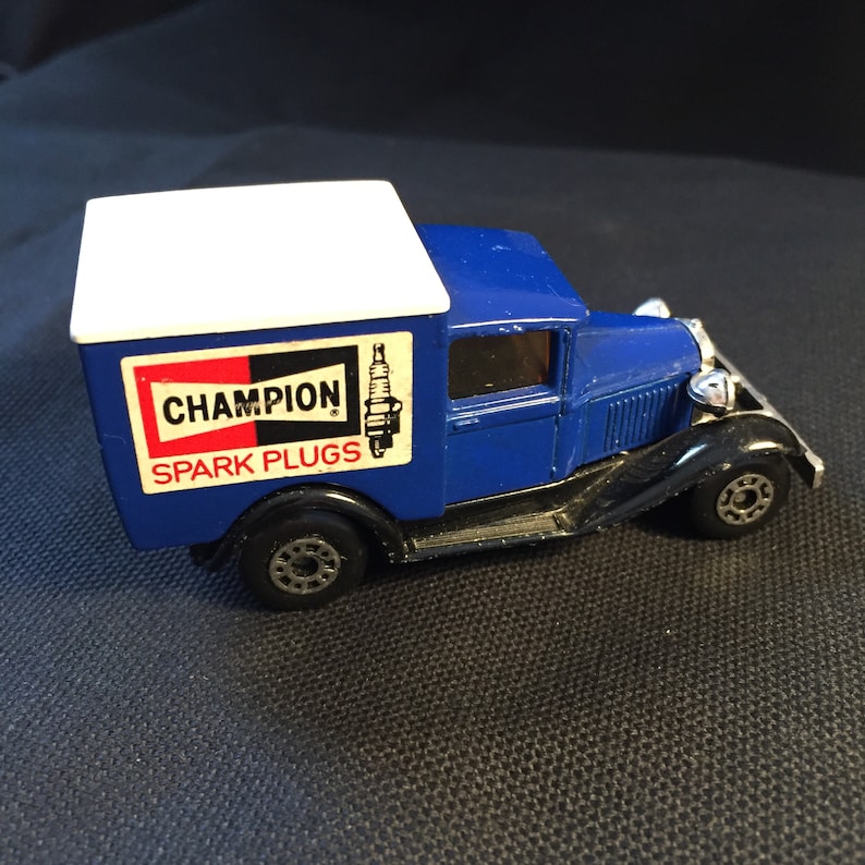 Vintage Champion Spark Plugs Ford Model A Matchbox