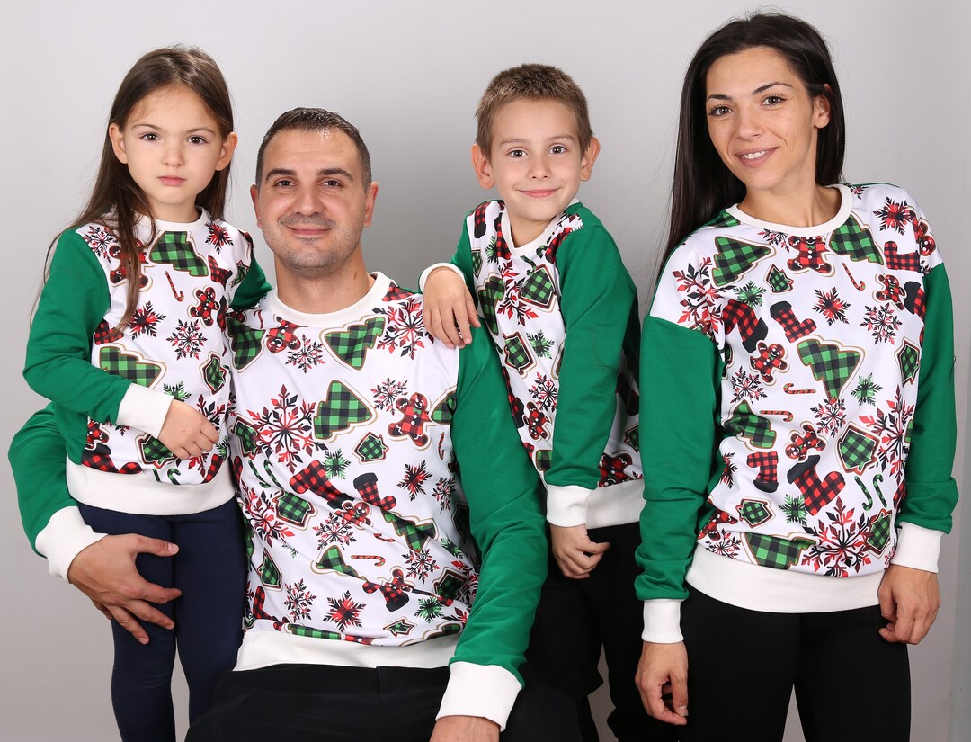 Christmas Family Sweaters, Green Matching Family Christmas Sweatshirts for Family Photoshoot 