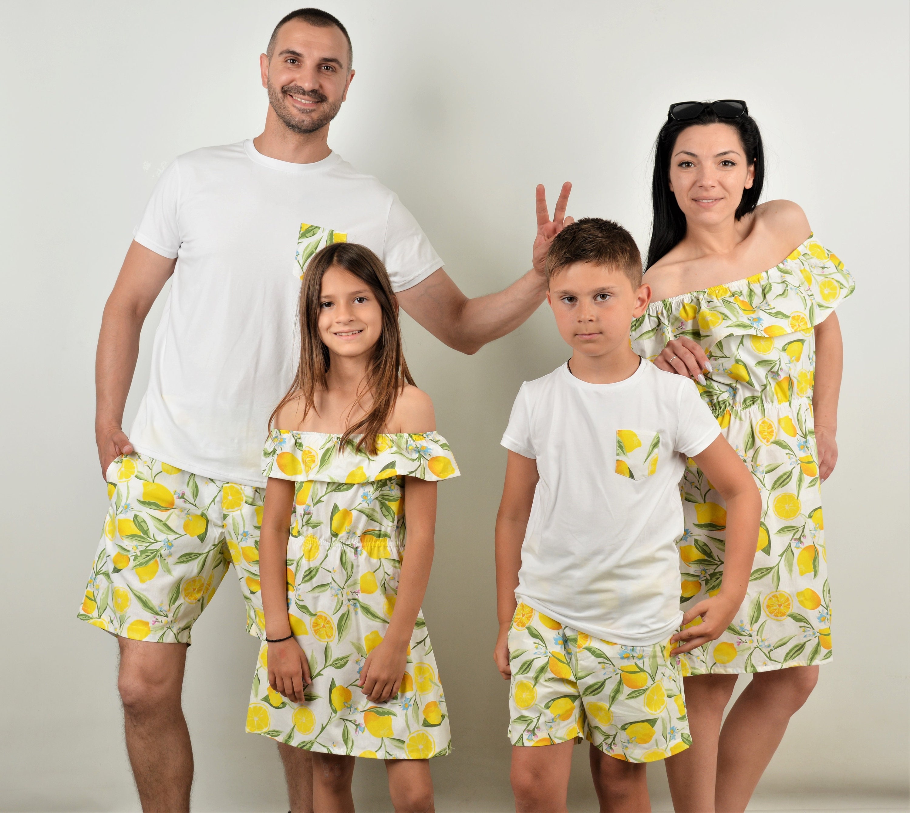  PineappleClothing Vestidos para madre e hija - Mommy & Me, ropa  familiar a juego, Aurora : Ropa, Zapatos y Joyería