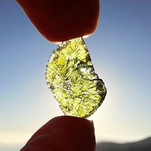 AA Moldavite drop 9ct: Meteorite glass, olive green Tektite, Synergy Crystal Healing image 1