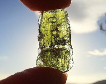 Rare AA Moldavite drop: olive green Meteorite glass, Tektite for Crystal Healing