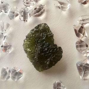 AA Moldavite drop 9ct: Meteorite glass, olive green Tektite, Synergy Crystal Healing image 6