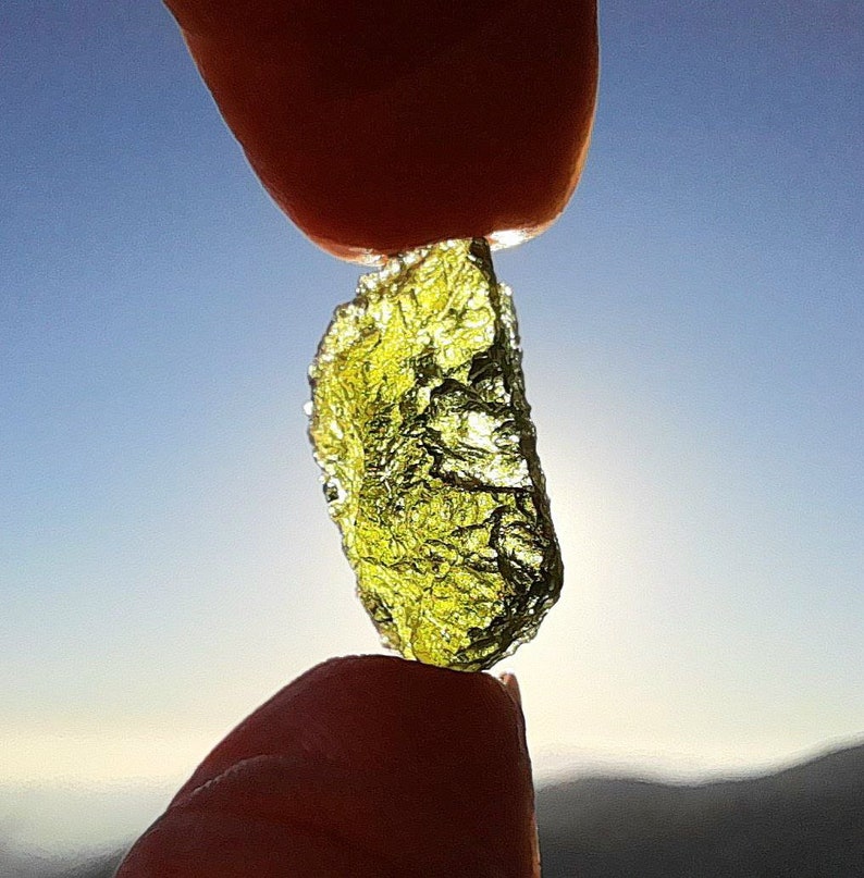 AA Moldavite drop 9ct: Meteorite glass, olive green Tektite, Synergy Crystal Healing image 4