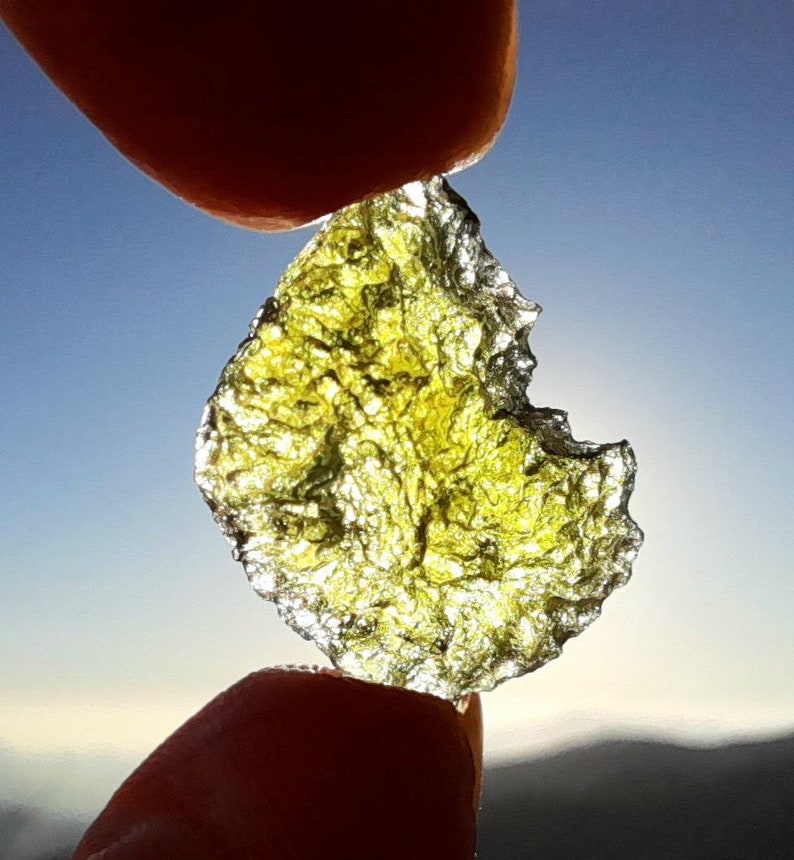 AA Moldavite drop 9ct: Meteorite glass, olive green Tektite, Synergy Crystal Healing image 2