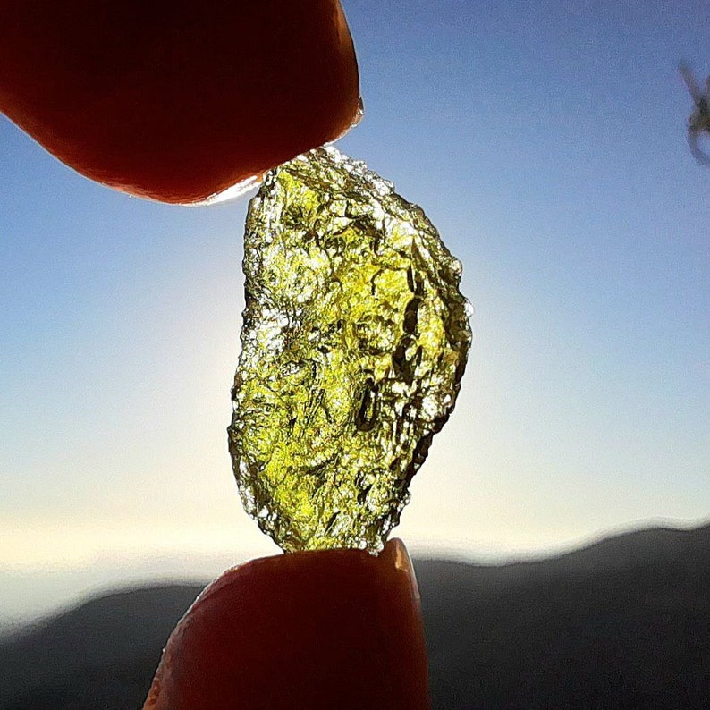 AA Moldavite drop 9ct: Meteorite glass, olive green Tektite, Synergy Crystal Healing image 3