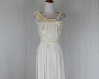 Edwardian Ivory Silk Grecian Inspired Nightdress Gown with French lace trim Antique Trousseau Excellent Condition xs s