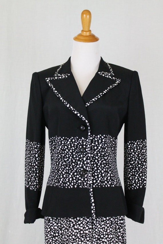 Vintage DAVID HAYES Black & White Silk Suit Pleat… - image 4