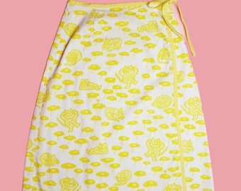 1970s The VESTED GENTRESS Yellow and White Hand Screened Print CAT Illustration Kitsch Novelty Print Wrap Skirt. Medium. As Is