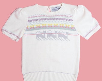 1970s-1980s SUSAN BRISTOL White Puff Short Sleeve Knit CATS Bows and Pastels Sweater Blouse with Keyhole Back. Small-Medium. As Is