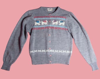 1970s ALBEROY Novelty Kitsch Bow, RIBBON, Hearts, and Angora DOGs Patterned Grey Crewneck Cardigan Sweater with Bow Buttons. Small-Medium
