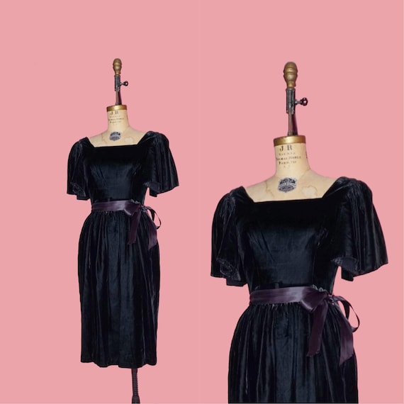 1970s-1980s S.G. GILBERT LORD + TAYLOR Black Velvet Short Flutter Sleeve  Wiggle Cocktail Party Holiday Dress W/satin Sash & Pockets. Small