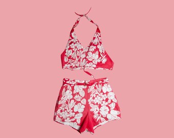 1940s-1950s Red and White. HAWAIIAN. Floral Cotton 2 Two Piece HALTER Top and Belted SHORTS with Belt. Swim Beach Set. Small. As Is. Damaged