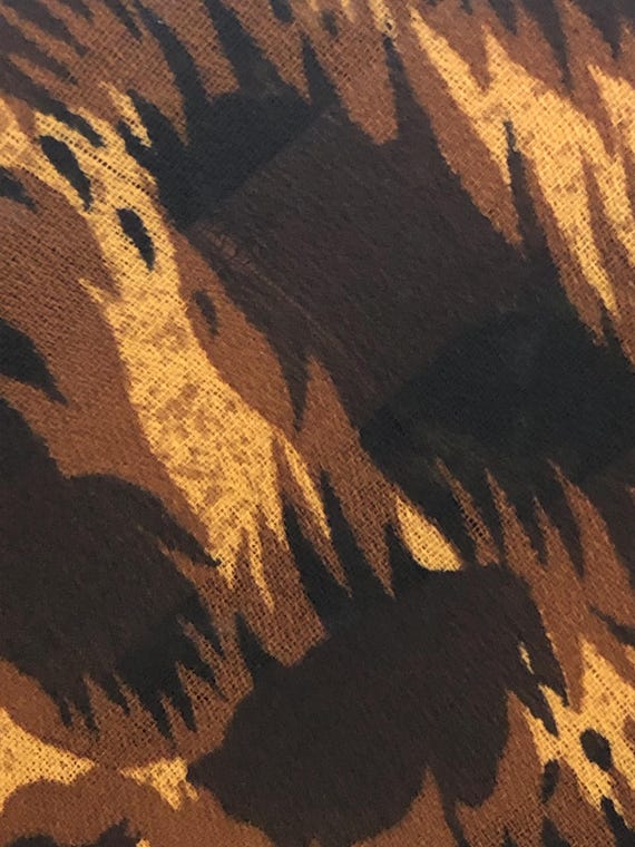 1980s-1990s CACHE LEOPARD Print Plunge Neck. Semi… - image 10