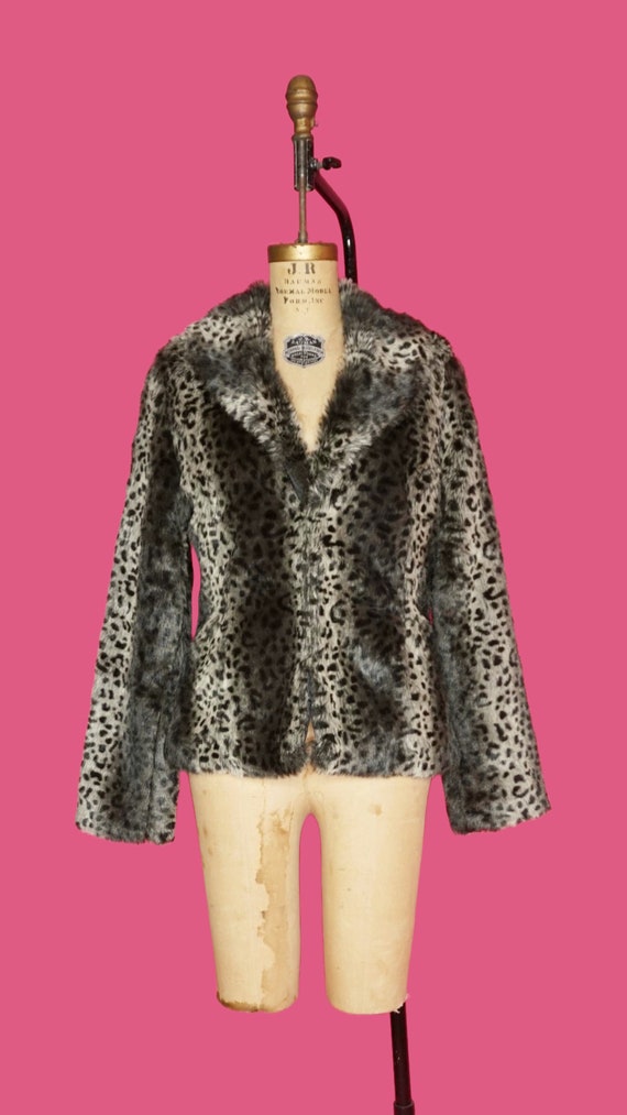 ジャケット・アウター NO ID leopard fur coat t y2k Vkei emo Y2K ANGIE PLUSH LEOPARD Print Grey Faux Fur Hook Closure