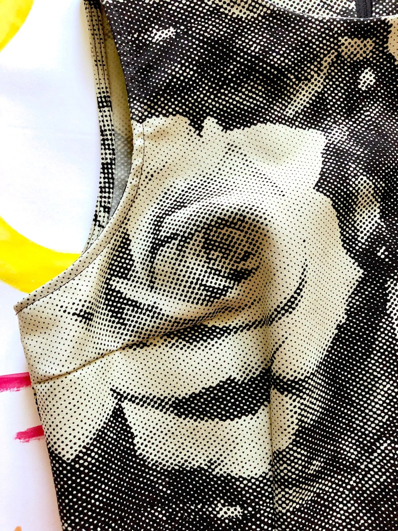 Medium Rose Digital Print OP ART 1990s-Y2K XOXO Pistachio Green Mini dress