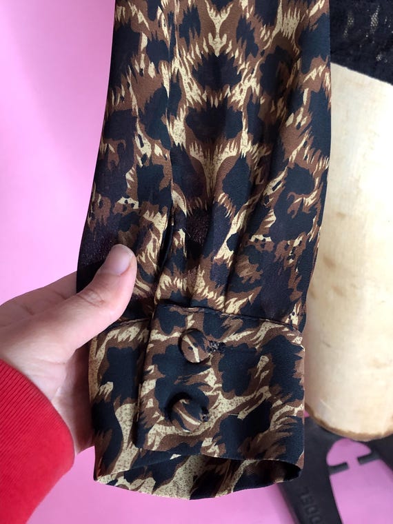 1980s-1990s CACHE LEOPARD Print Plunge Neck. Semi… - image 6