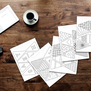 Set of 40 Printable Pennant Flags which will create a printable Easter banner. Includes all of the letters to spell out Happy Easter & the other flags are patterns. All pennant flags are colorable.