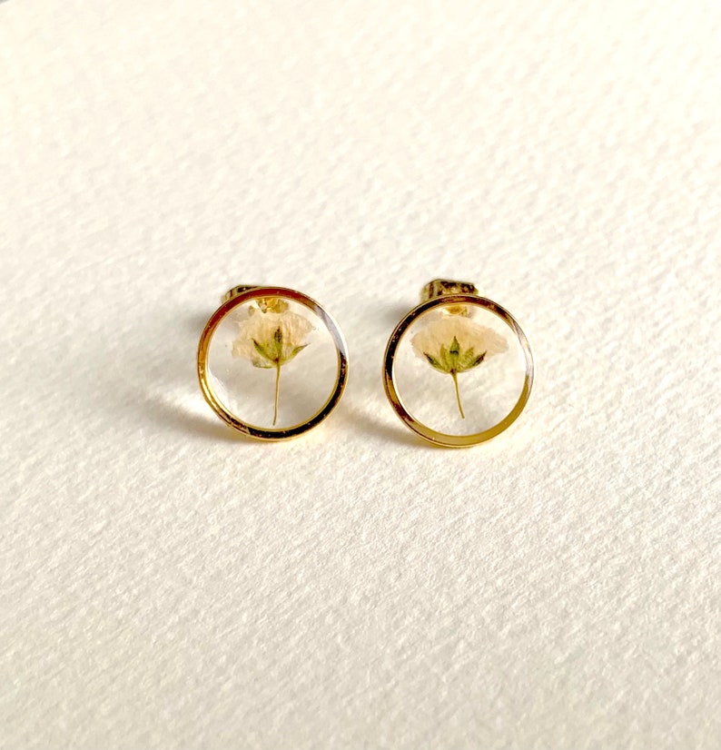 Gypsophila Baby's Breath Stud Earrings, Real Pressed Flowers, White Flower, Dainty Gold Round Earrings, Mother's Day, Gifts for Her, Xmas image 2