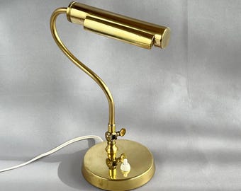 Small Swedish desk lamp made of brass by Uppsala Armaturfabrik in the &#39;40s. Scandinavian vintage lighting.