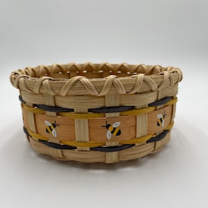 Bumblebee muffin basket