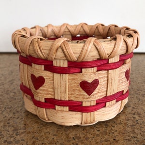Candy,candle heart basket