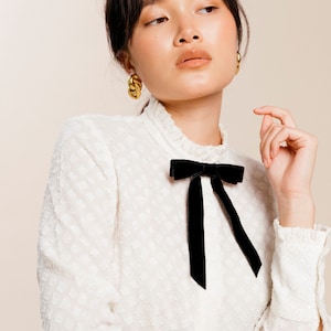 スタンダードベルベットロングボウシリーズピン | ネックウェア | Vogue 掲載 | 数色 | 彼女へのギフト | 個別販売