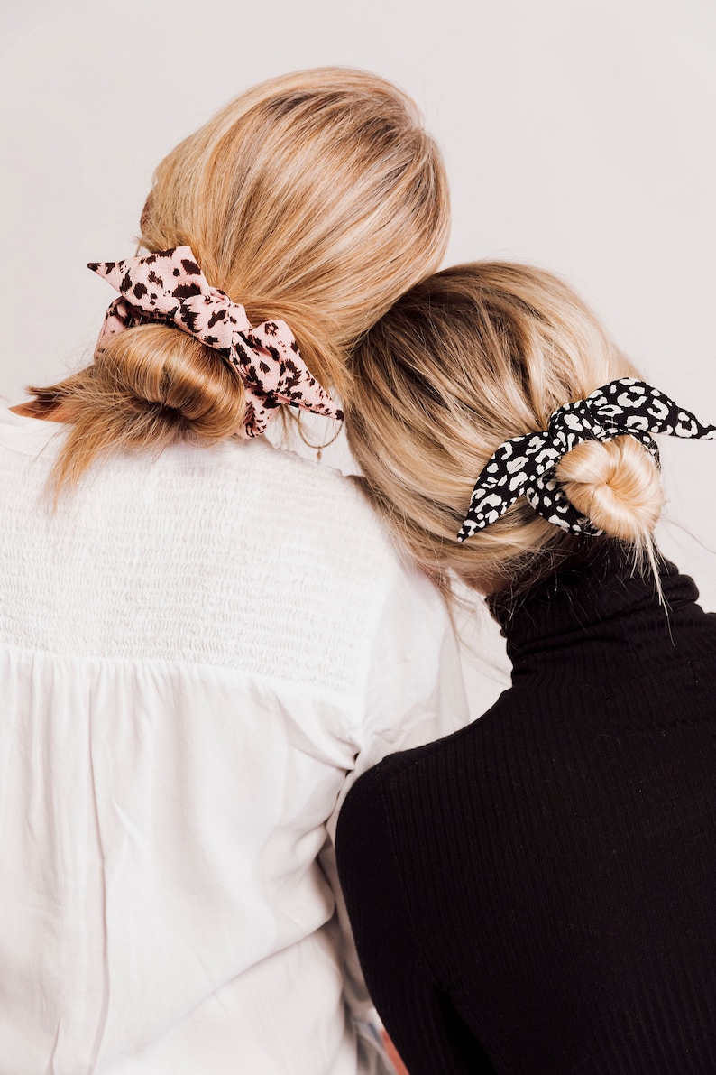 Mauve Leopard Print Knot Scrunchie Crepe Series image 4