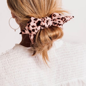 Mauve Leopard Print Knot Scrunchie Crepe Series image 1