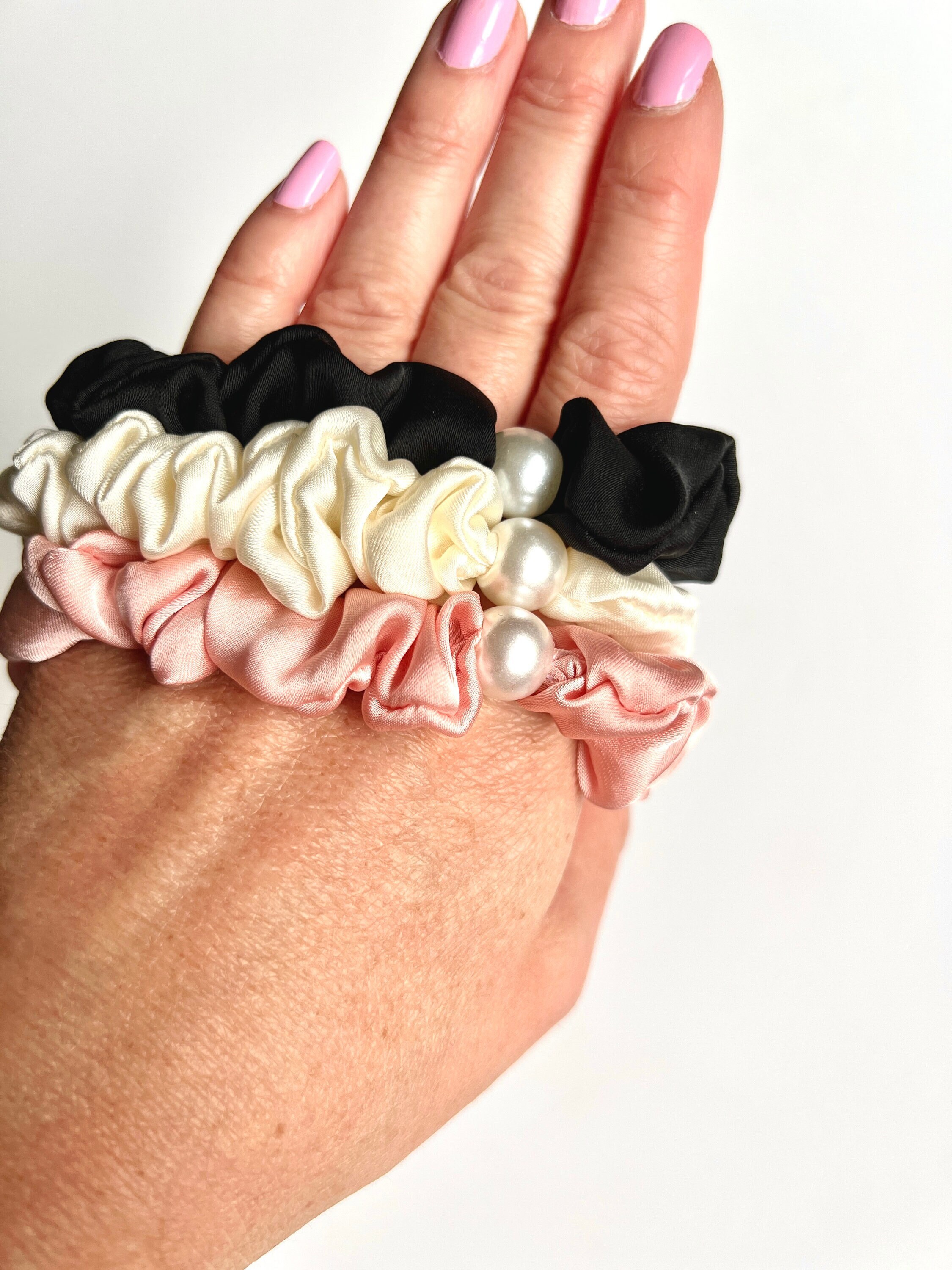 Silk Scrunchie, Bracelet scrunchie with Pearls, Best Silk Hair Tie –  MALKIELE