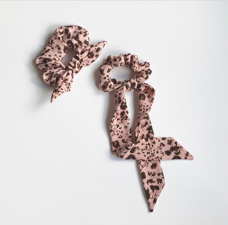 Mauve Leopard Print Knot Scrunchie Crepe Series image 5