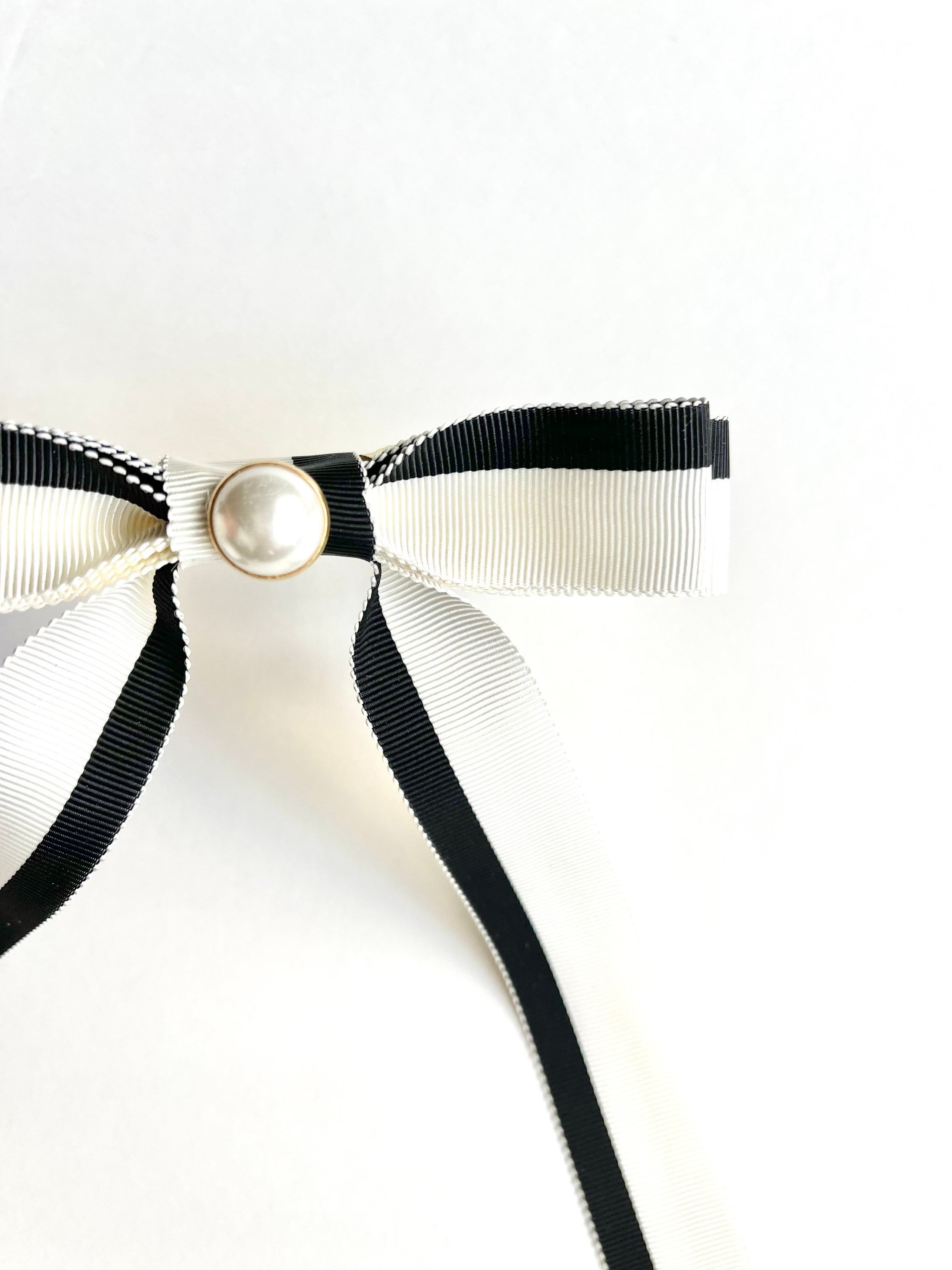 Chanel Black Velvet Camellia Bow Headband ○ Labellov ○ Buy and