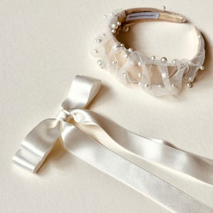 Die Stella Seidensatin Langschleife Weiße Brautschleife Etwas Blaue Schleife Besondere Gelegenheit Bogen Designer Luxus Haarteil Bild 6