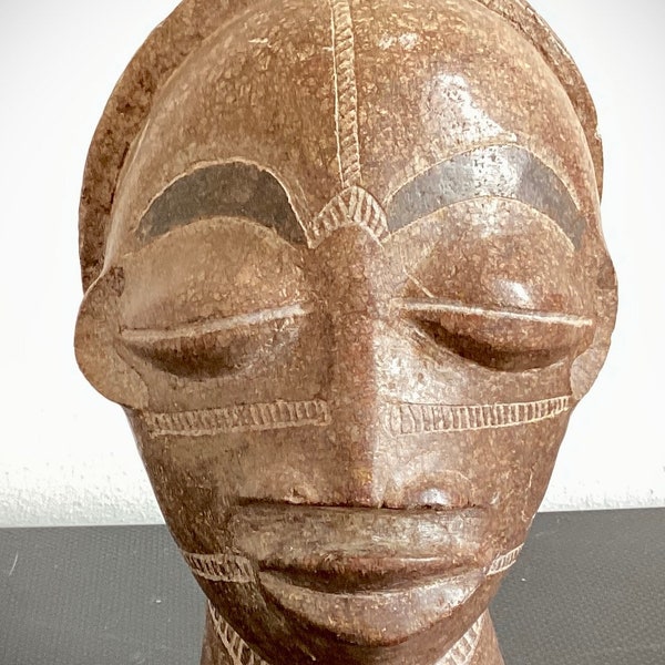 Statue ancienne en pierre de Mbigou -Art Africain - Fait main.